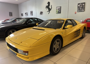 FERRARI TESTAROSSA